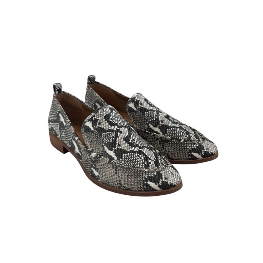 Susina classic slip on leather snake print neutral work wear loafer shoes size 9
